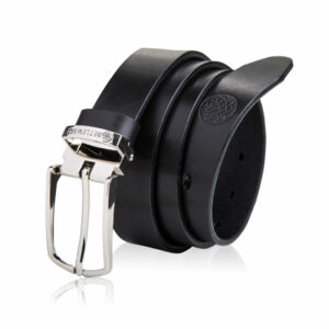 Czarny skórzany pasek męski ze srebrną klamrą