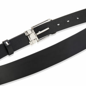 Czarny skórzany pasek męski ze srebrną klamrą