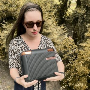 mały kuferek podróżny nebula