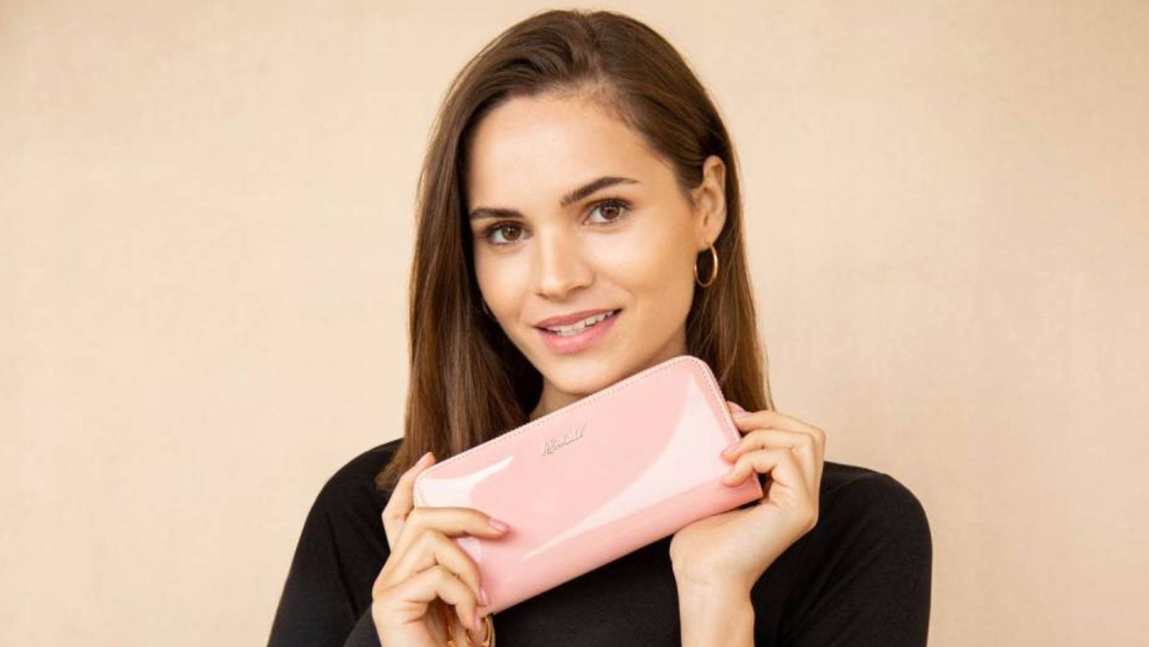 lakierowany portfel damski