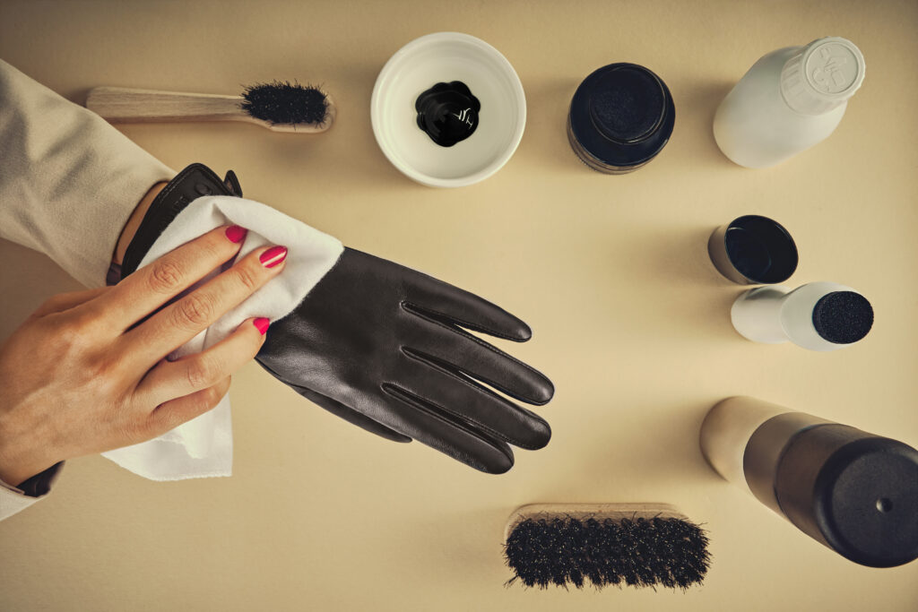 skórzane rękawiczki