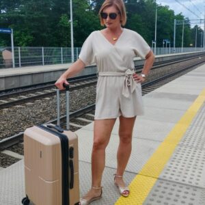 Średnia walizka nova poszerzana