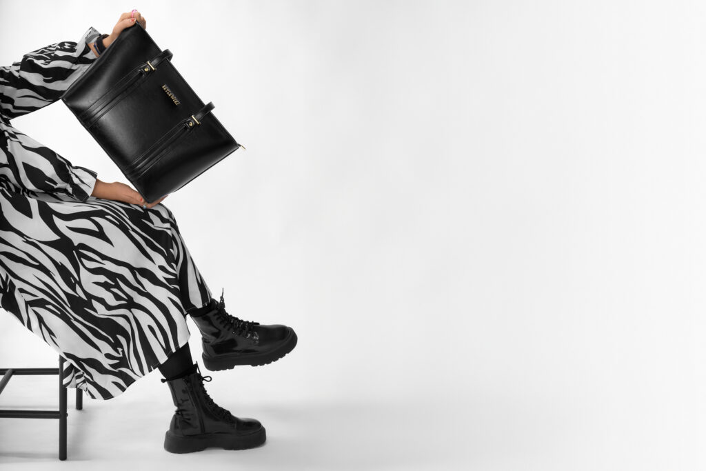 btf 10 czarny m4 torebka skorzana na wiosne 2024