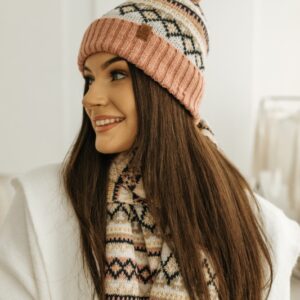 czapka damska we wzory winter