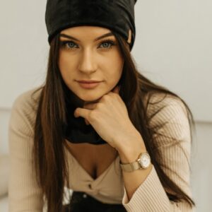 welurowa czapka damska winter