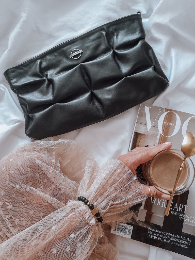 twb lic 30 czar infl betty mom life style