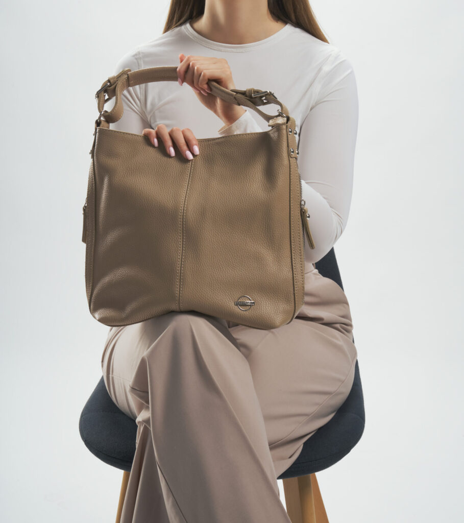twb dol 49 taupe model (1)