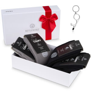 elegancki zestaw prezentowy ze skarpetkami i brelokiem